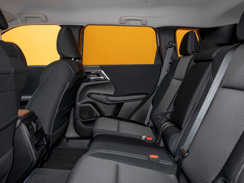 2023 Mitsubishi Outlander PHEV in St-Jérôme, Quebec - 28 - w1024h768px