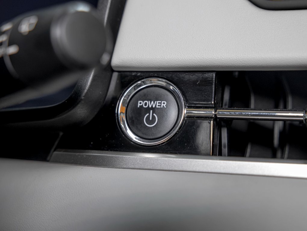 Mitsubishi Outlander PHEV  2023 à St-Jérôme, Québec - 29 - w1024h768px