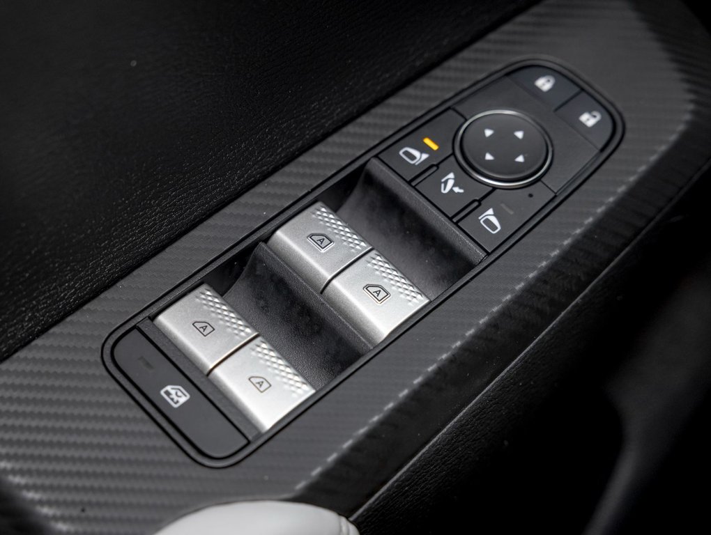 Mitsubishi Outlander PHEV  2023 à St-Jérôme, Québec - 28 - w1024h768px