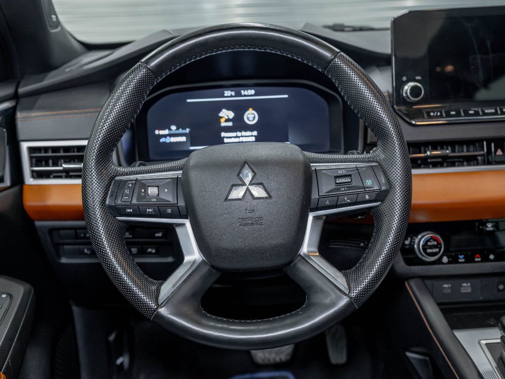 Mitsubishi Outlander PHEV  2023 à St-Jérôme, Québec - 15 - w1024h768px