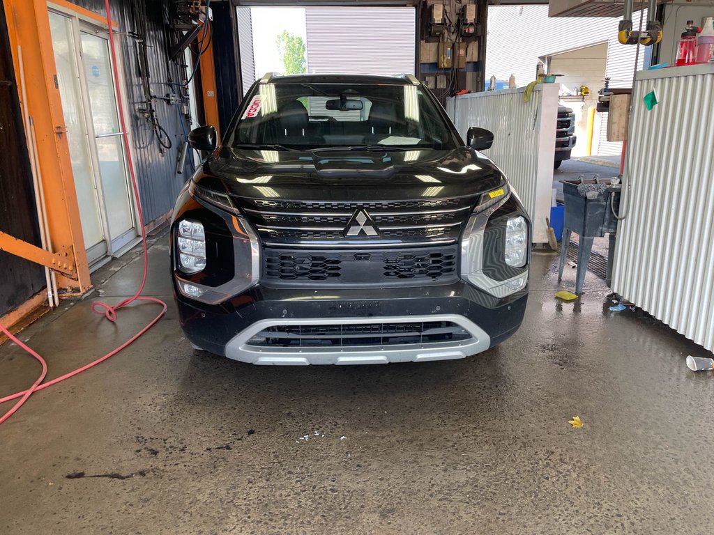 Mitsubishi Outlander PHEV  2023 à St-Jérôme, Québec - 6 - w1024h768px