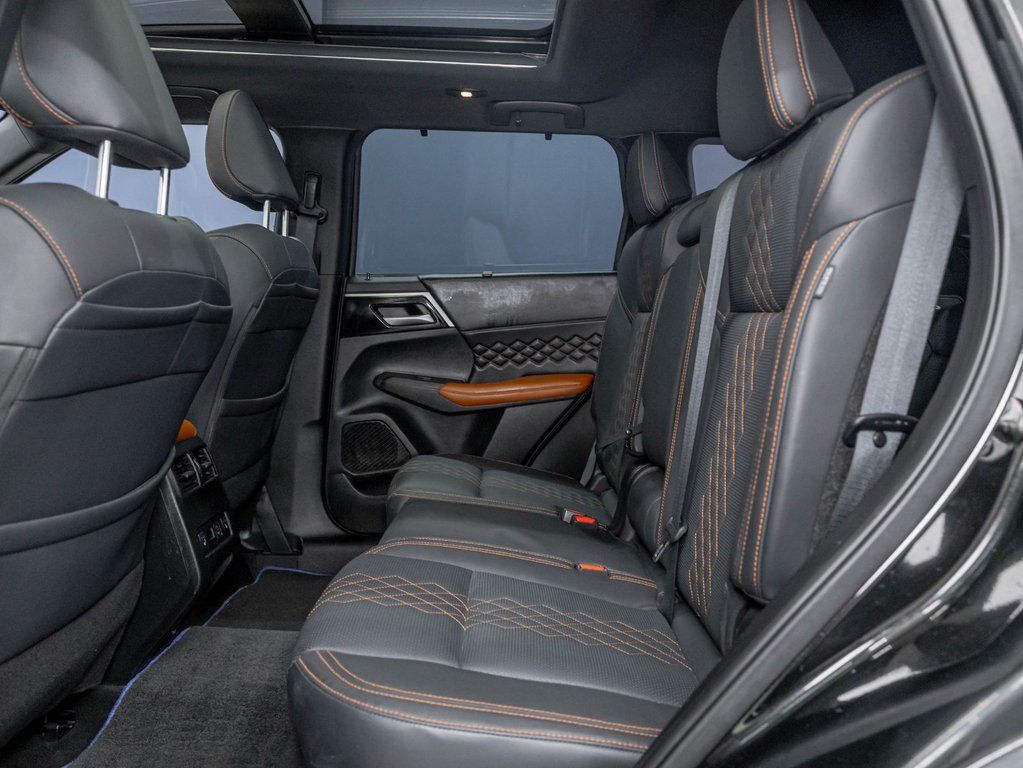 Mitsubishi Outlander PHEV  2023 à St-Jérôme, Québec - 29 - w1024h768px