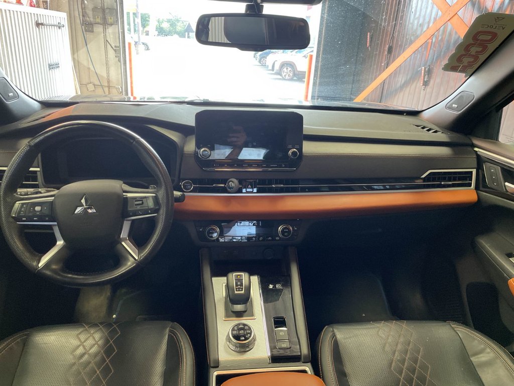 Mitsubishi Outlander PHEV  2023 à St-Jérôme, Québec - 13 - w1024h768px