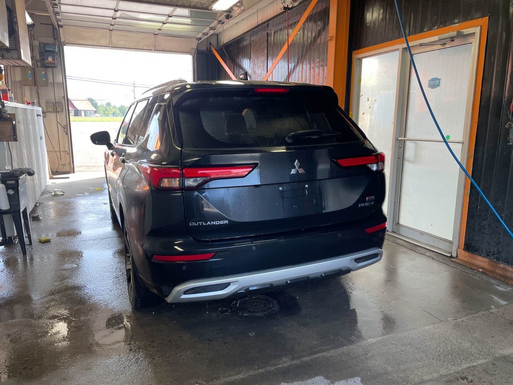 Mitsubishi Outlander PHEV  2023 à St-Jérôme, Québec - 8 - w1024h768px