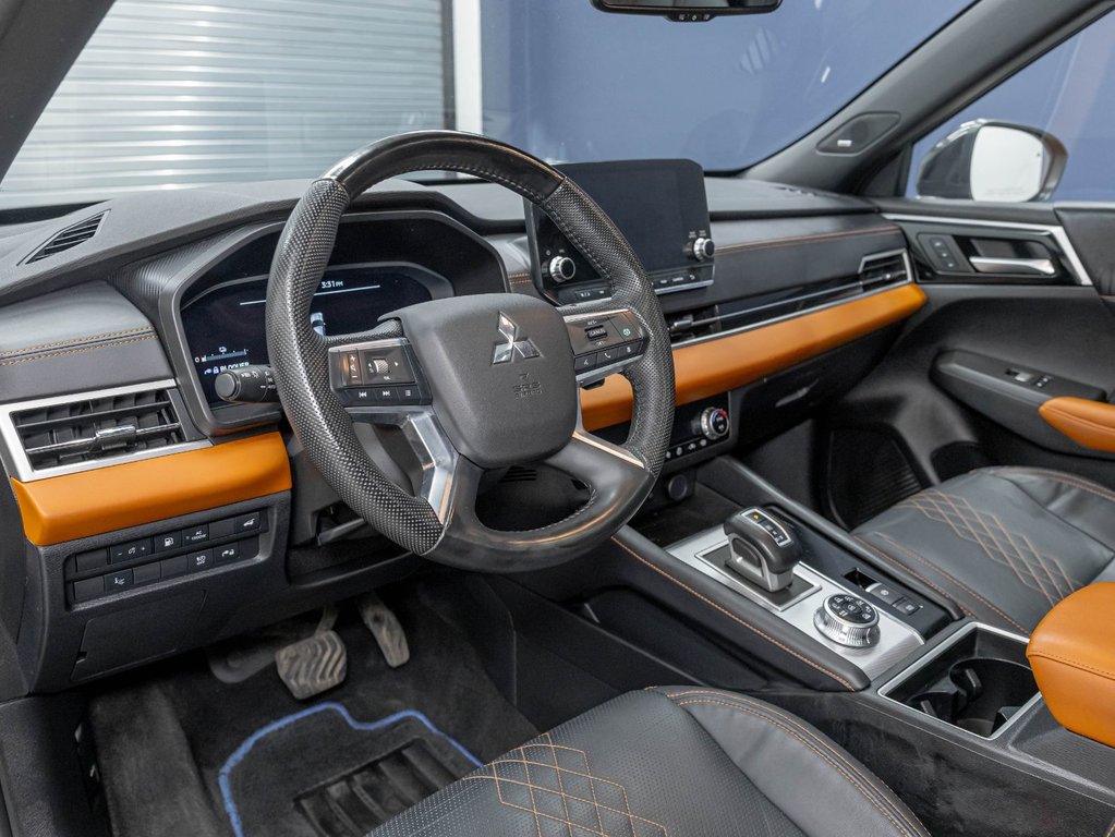 Mitsubishi Outlander PHEV  2023 à St-Jérôme, Québec - 2 - w1024h768px