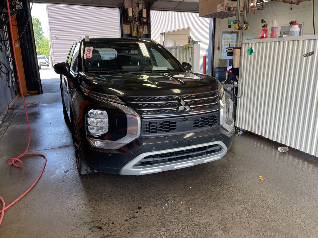 Mitsubishi Outlander PHEV  2023 à St-Jérôme, Québec - 12 - w1024h768px