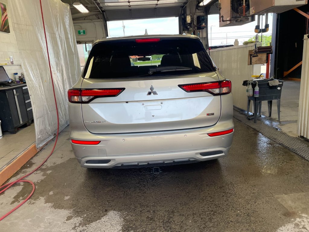 2023 Mitsubishi Outlander in St-Jérôme, Quebec - 9 - w1024h768px
