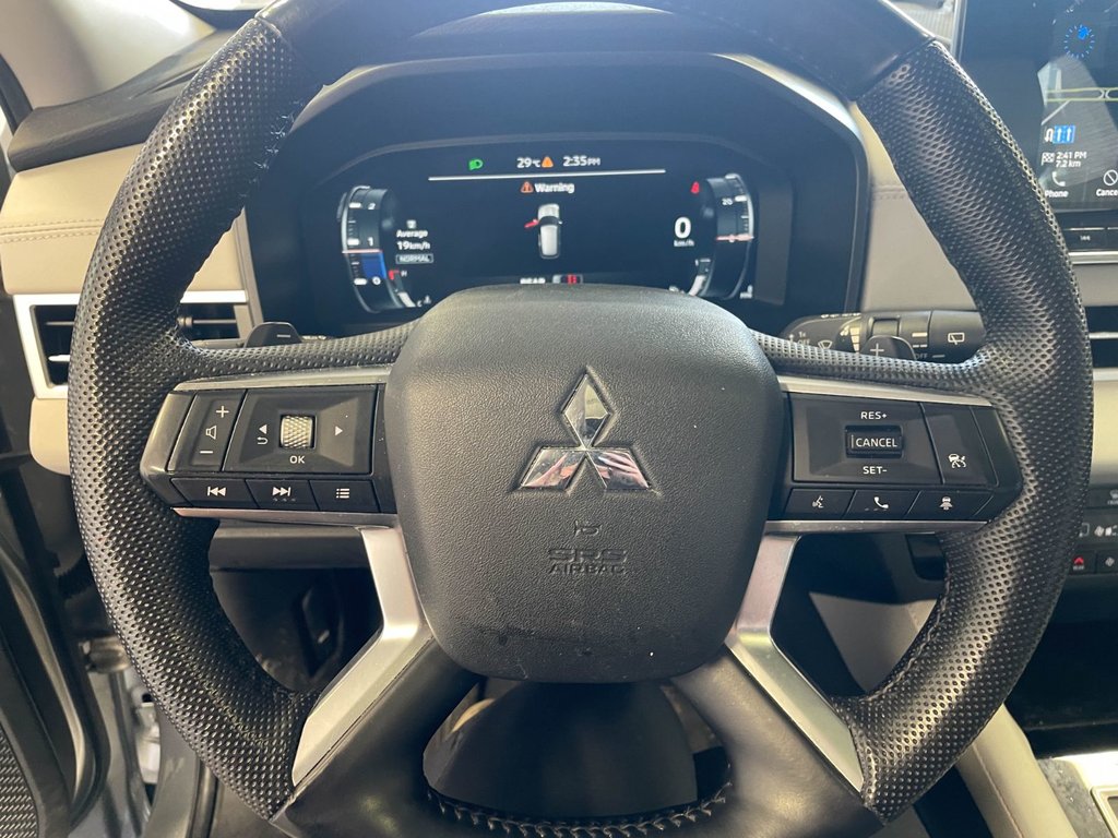2023 Mitsubishi Outlander in St-Jérôme, Quebec - 17 - w1024h768px