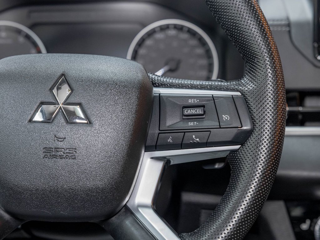 2024 Mitsubishi Outlander in St-Jérôme, Quebec - 16 - w1024h768px