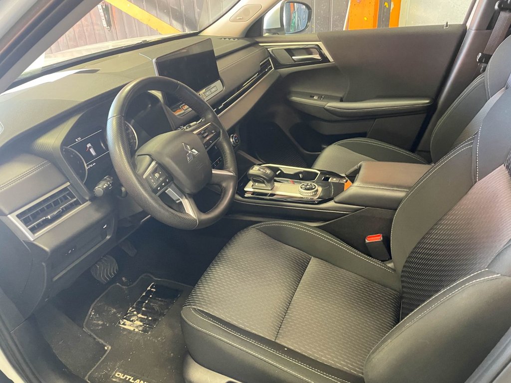 Mitsubishi Outlander  2025 à St-Jérôme, Québec - 4 - w1024h768px