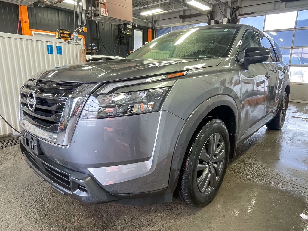 2023 Nissan Pathfinder in St-Jérôme, Quebec - 1 - w1024h768px