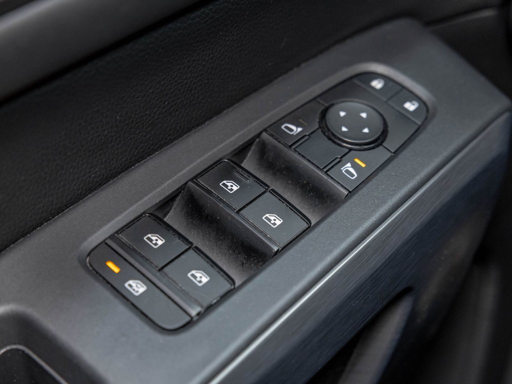 Nissan Pathfinder  2023 à St-Jérôme, Québec - 25 - w1024h768px