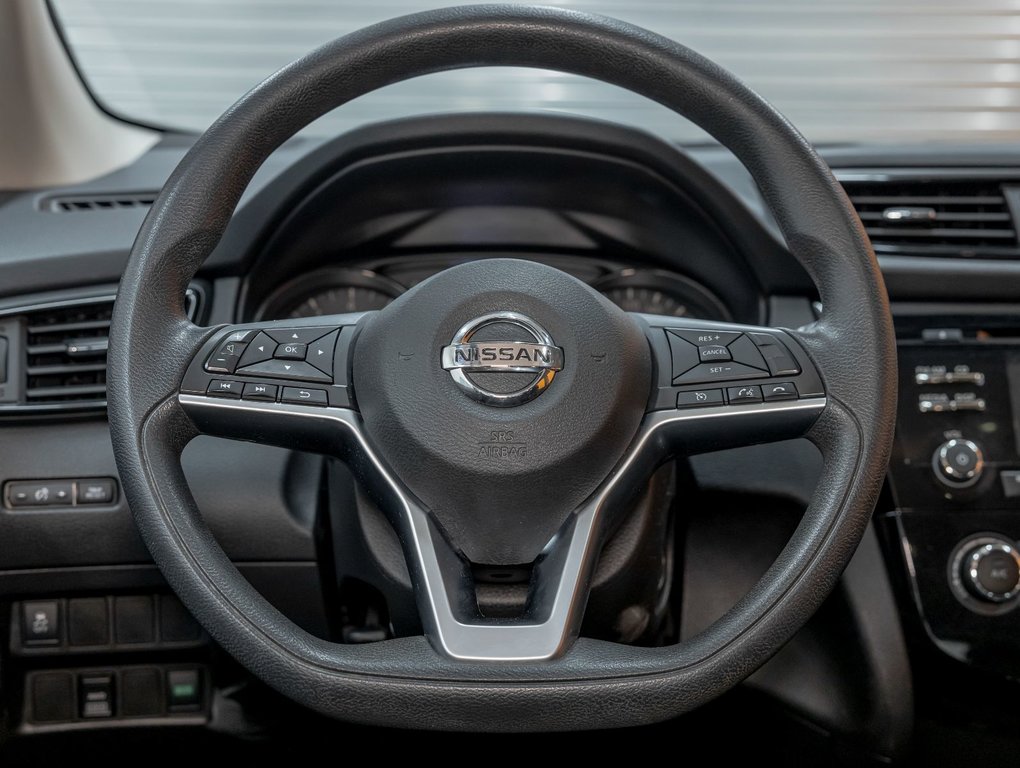 2017 Nissan Qashqai in St-Jérôme, Quebec - 12 - w1024h768px