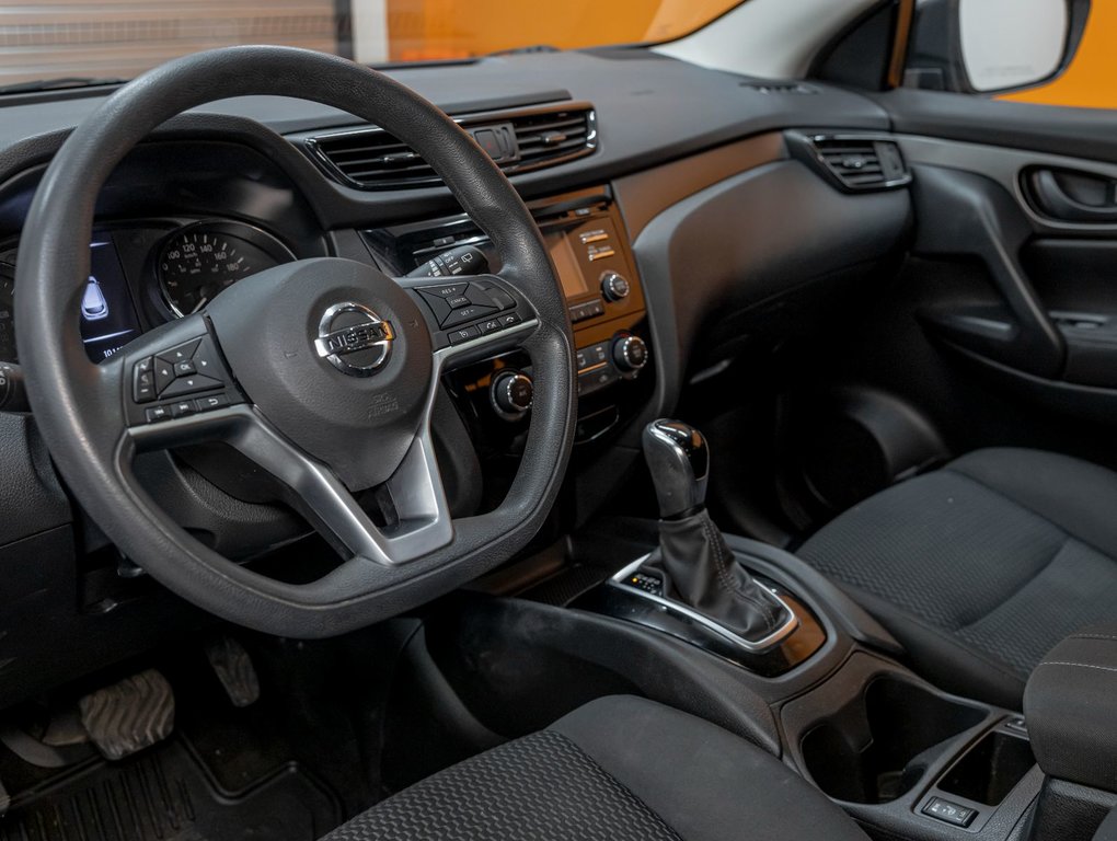 2017 Nissan Qashqai in St-Jérôme, Quebec - 2 - w1024h768px