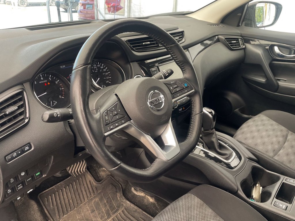 Nissan Qashqai  2023 à St-Jérôme, Québec - 4 - w1024h768px