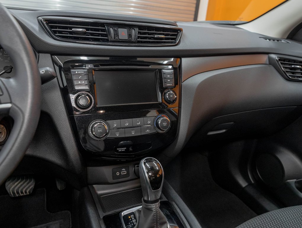 Nissan Qashqai  2023 à St-Jérôme, Québec - 16 - w1024h768px