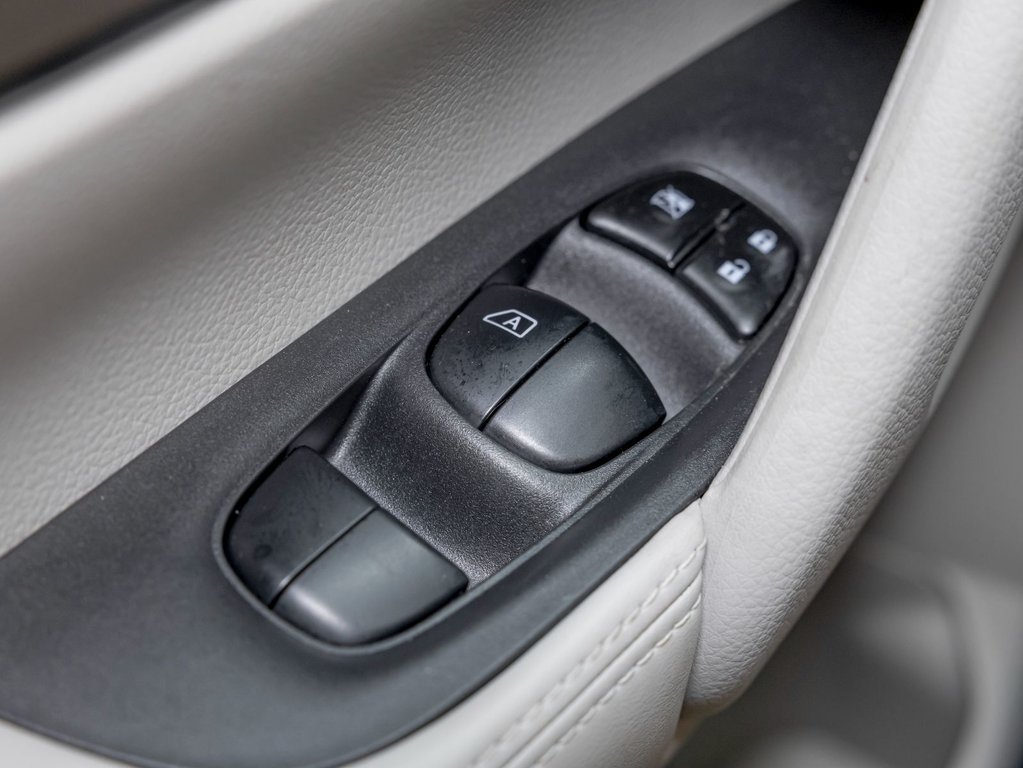 Nissan Qashqai  2023 à St-Jérôme, Québec - 24 - w1024h768px