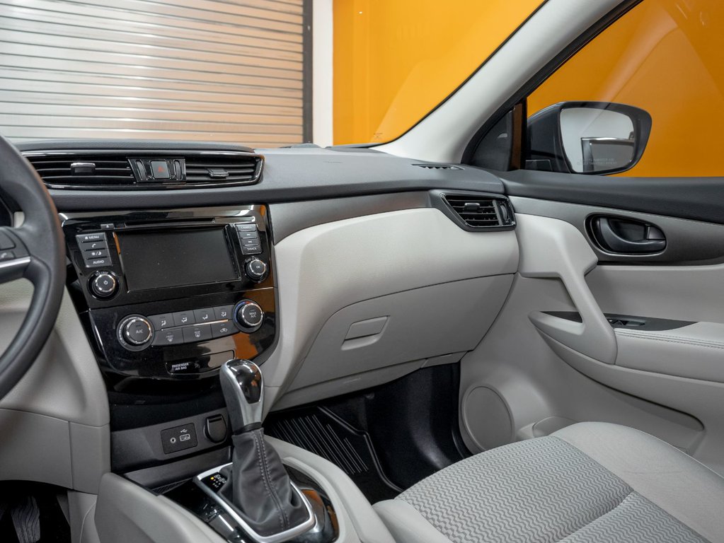 Nissan Qashqai  2023 à St-Jérôme, Québec - 18 - w1024h768px