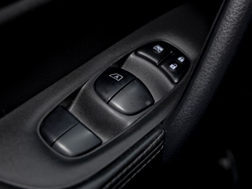 Nissan Qashqai  2023 à St-Jérôme, Québec - 24 - w1024h768px