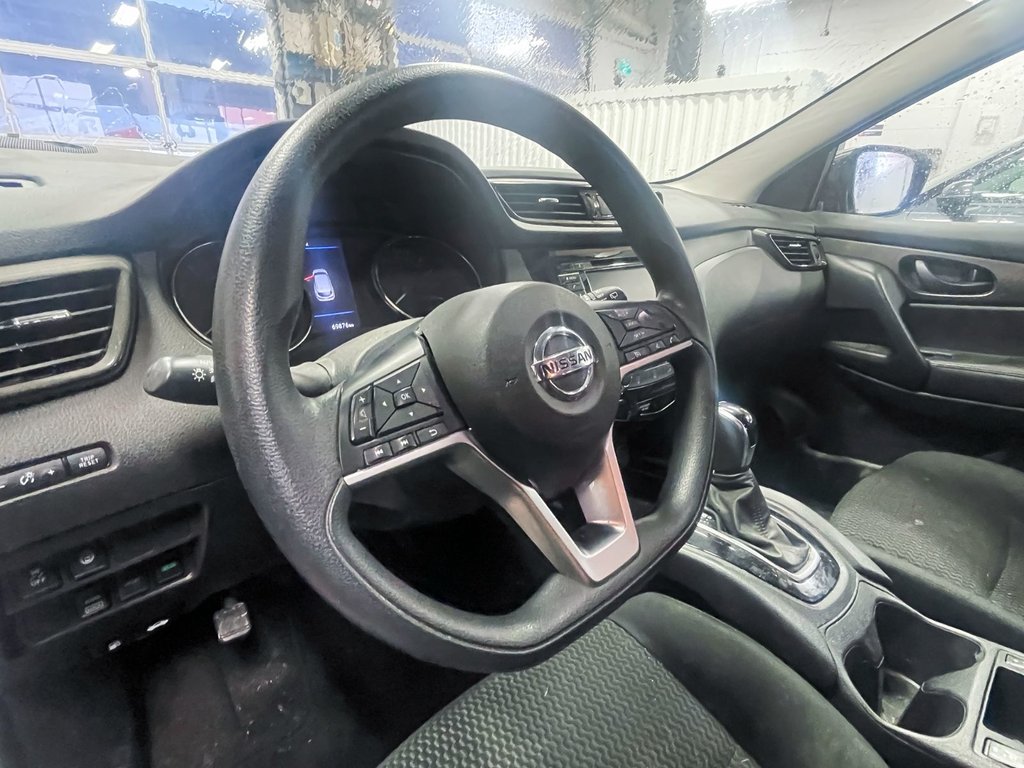 Nissan Qashqai  2023 à St-Jérôme, Québec - 3 - w1024h768px