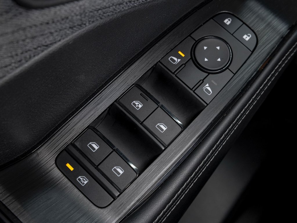 2023 Nissan Rogue in St-Jérôme, Quebec - 28 - w1024h768px