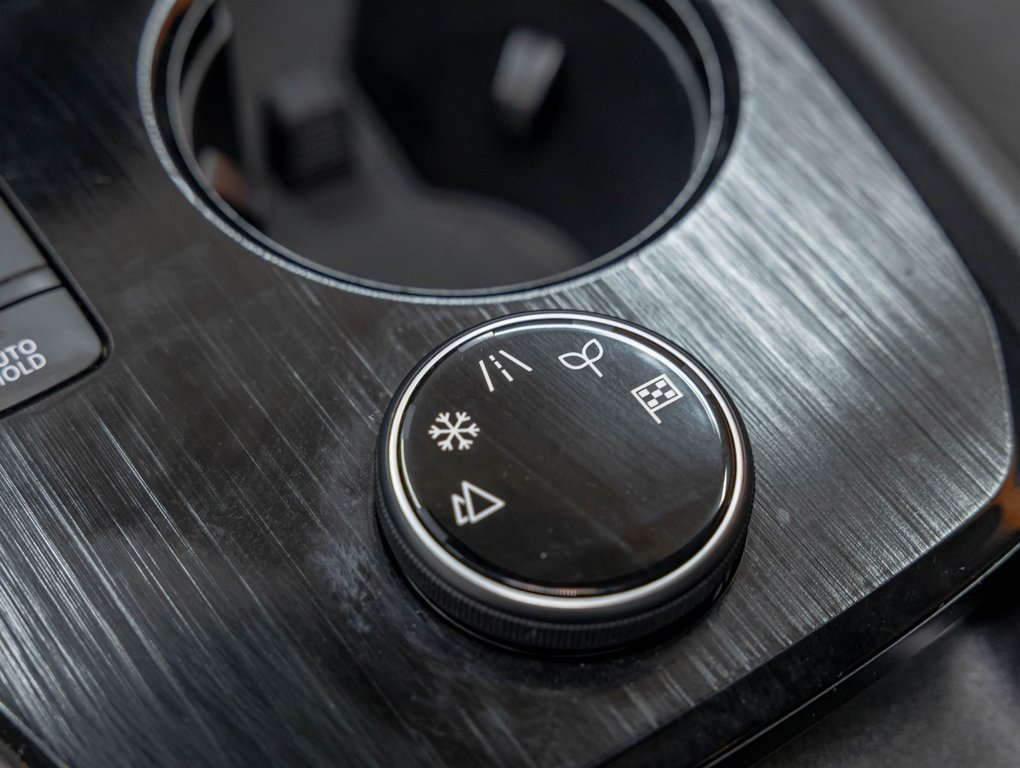 Nissan Rogue  2024 à St-Jérôme, Québec - 24 - w1024h768px