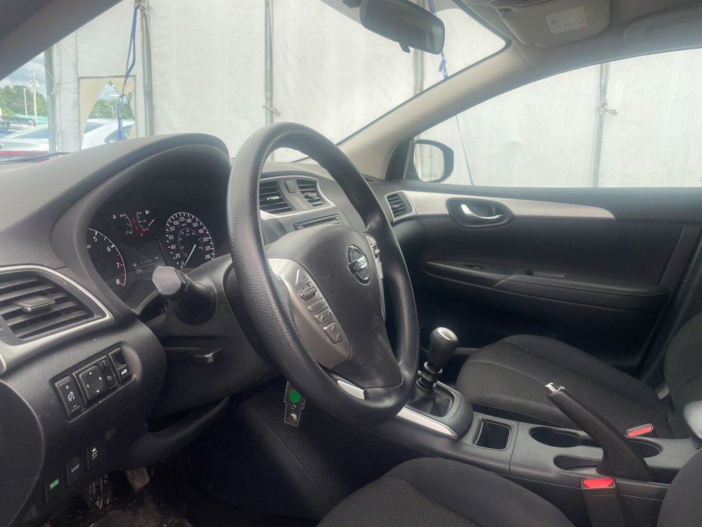 Nissan Sentra  2017 à St-Jérôme, Québec - 3 - w1024h768px