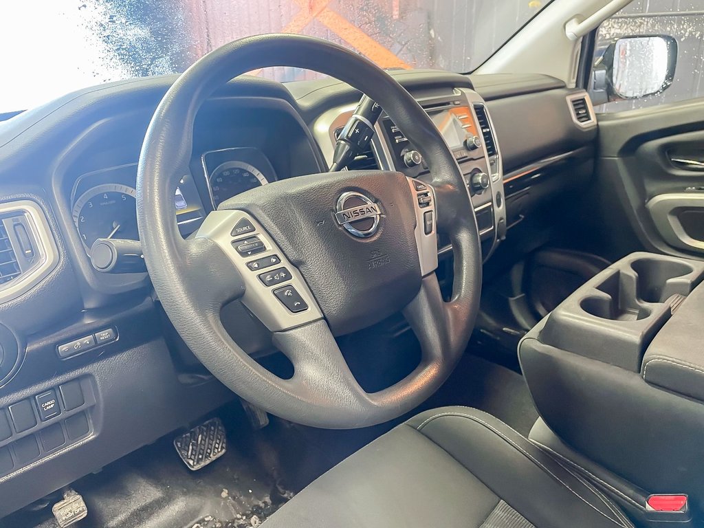 Nissan Titan  2018 à St-Jérôme, Québec - 3 - w1024h768px