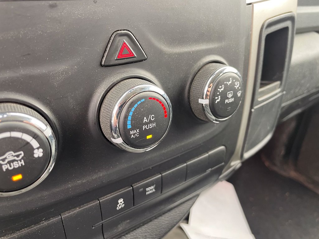 2019 Ram 1500 Classic in St-Jérôme, Quebec - 13 - w1024h768px