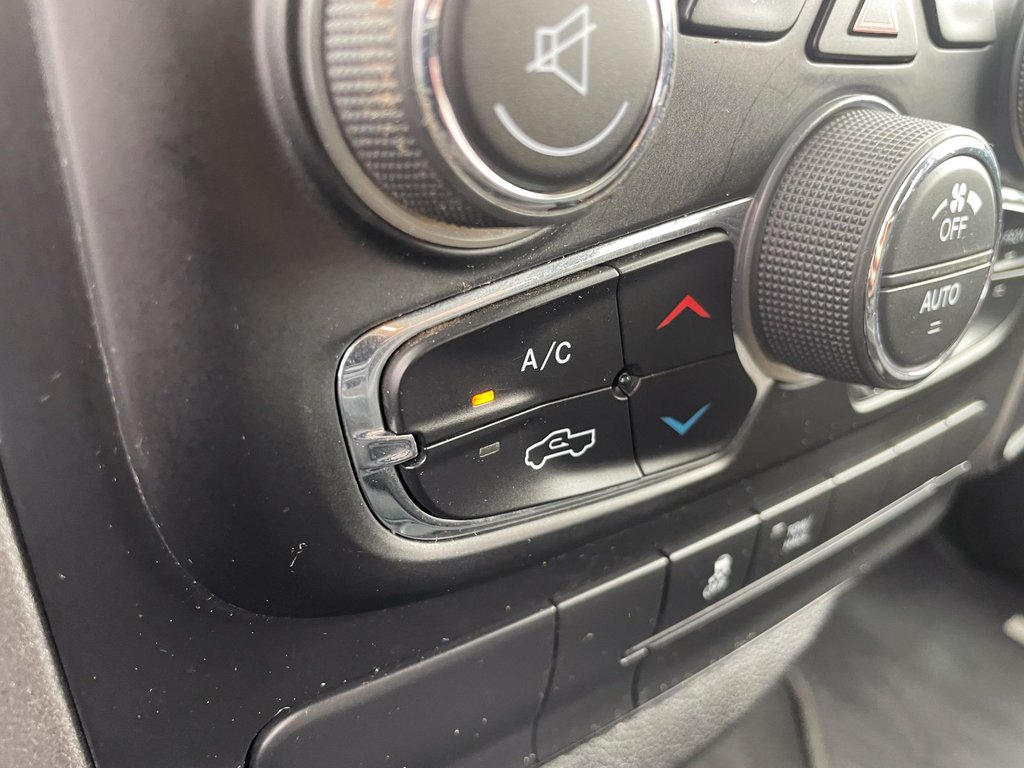 2019 Ram 1500 Classic in St-Jérôme, Quebec - 13 - w1024h768px