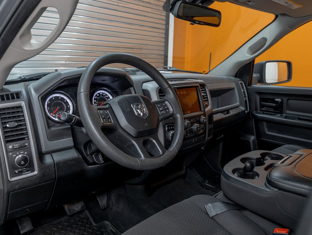 2020 Ram 1500 Classic in St-Jérôme, Quebec - 2 - w1024h768px