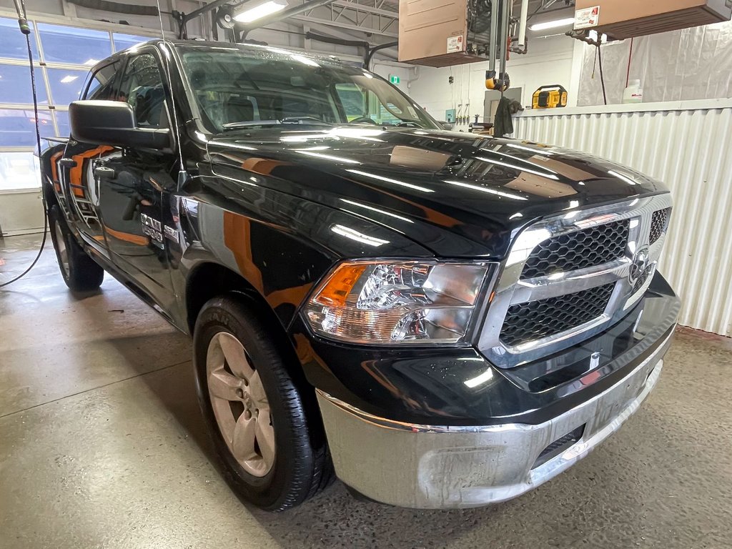 2021 Ram 1500 Classic in St-Jérôme, Quebec - 9 - w1024h768px