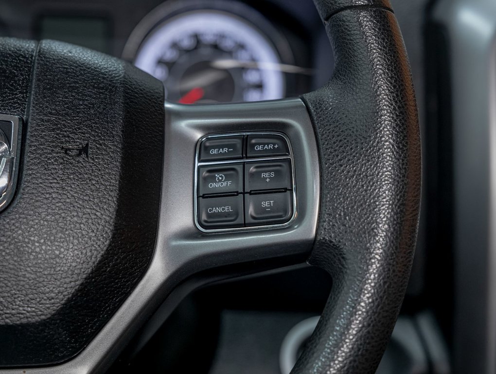 2021 Ram 1500 Classic in St-Jérôme, Quebec - 15 - w1024h768px