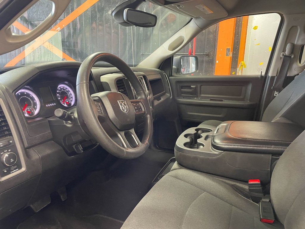 2021 Ram 1500 Classic in St-Jérôme, Quebec - 3 - w1024h768px