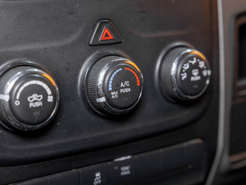 2021 Ram 1500 Classic in St-Jérôme, Quebec - 21 - w1024h768px