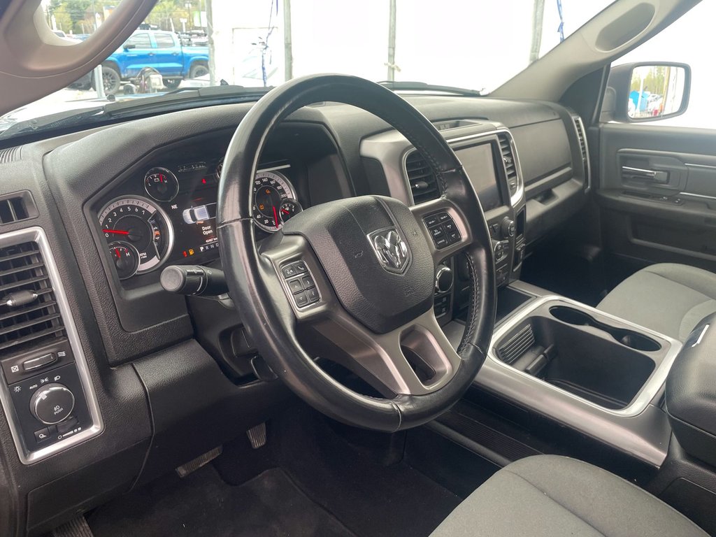 2022 Ram 1500 Classic in St-Jérôme, Quebec - 3 - w1024h768px