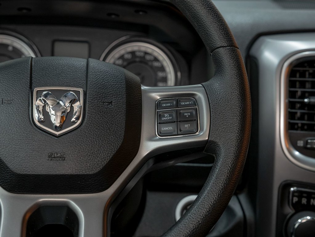 2022 Ram 1500 Classic in St-Jérôme, Quebec - 15 - w1024h768px