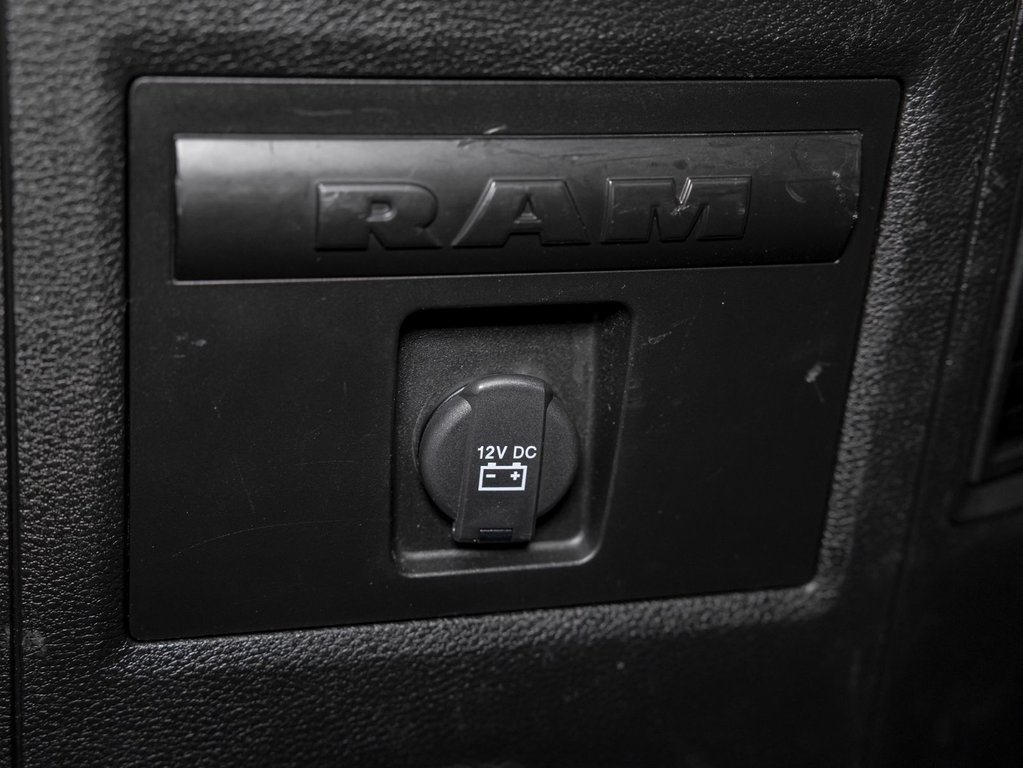 2022 Ram 1500 Classic in St-Jérôme, Quebec - 28 - w1024h768px