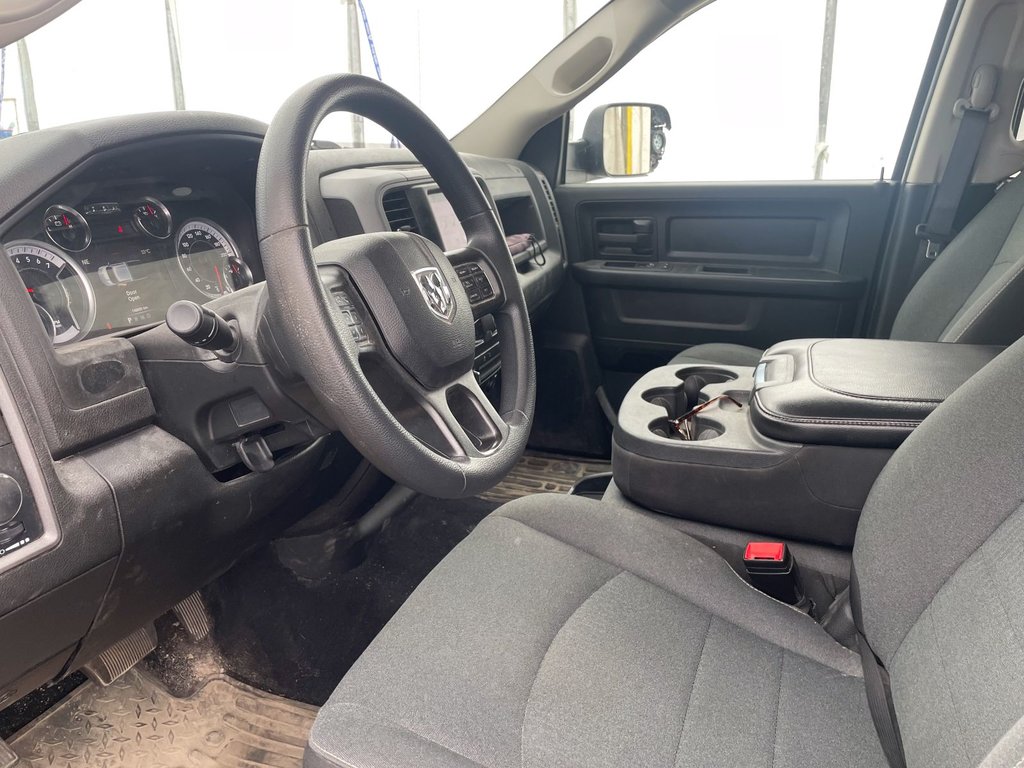 Ram 1500 Classic  2022 à St-Jérôme, Québec - 3 - w1024h768px