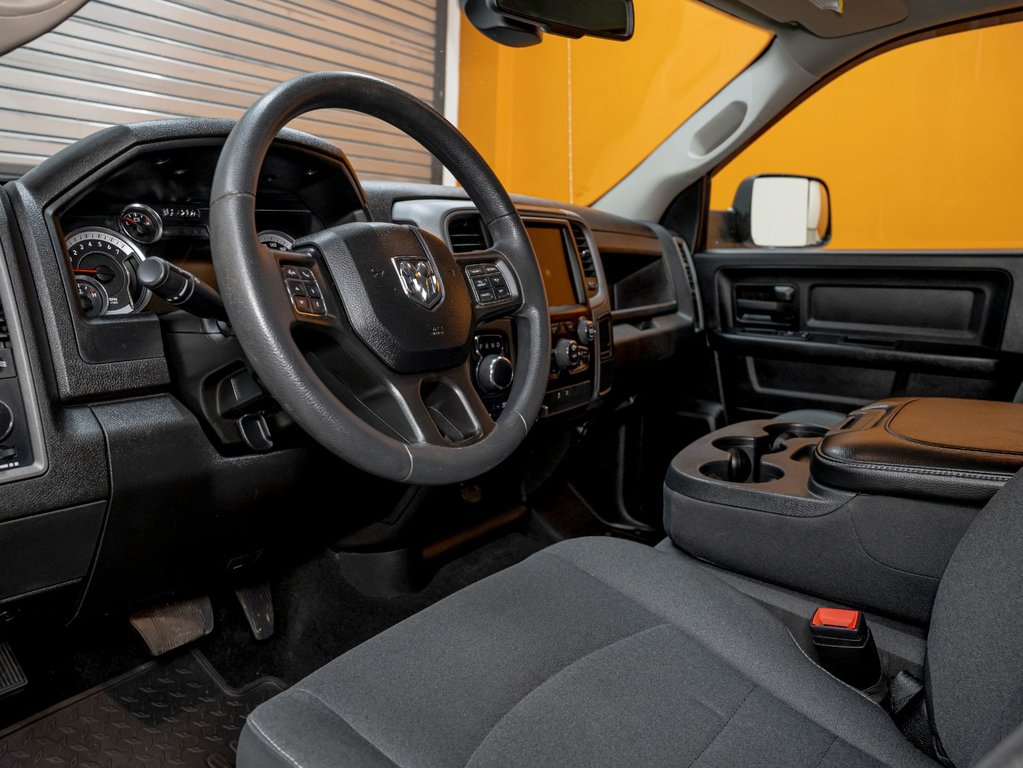 Ram 1500 Classic  2022 à St-Jérôme, Québec - 2 - w1024h768px