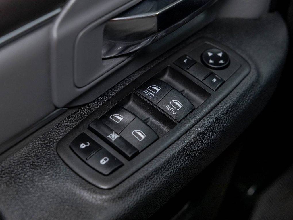 Ram 1500 Classic  2022 à St-Jérôme, Québec - 24 - w1024h768px