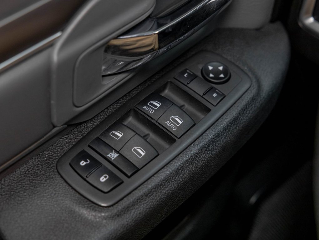 2022 Ram 1500 Classic in St-Jérôme, Quebec - 24 - w1024h768px