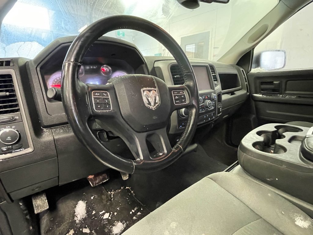 Ram 1500 Classic  2022 à St-Jérôme, Québec - 3 - w1024h768px