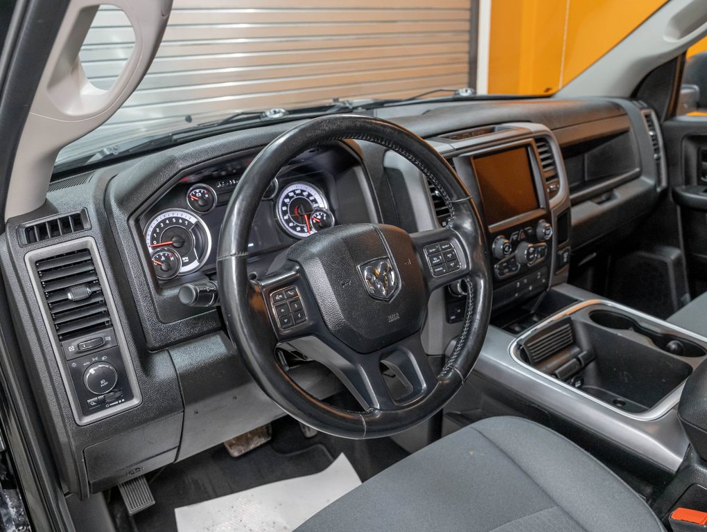 Ram 1500 Classic  2022 à St-Jérôme, Québec - 2 - w1024h768px