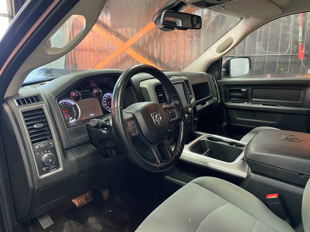 2022 Ram 1500 Classic in St-Jérôme, Quebec - 3 - w1024h768px