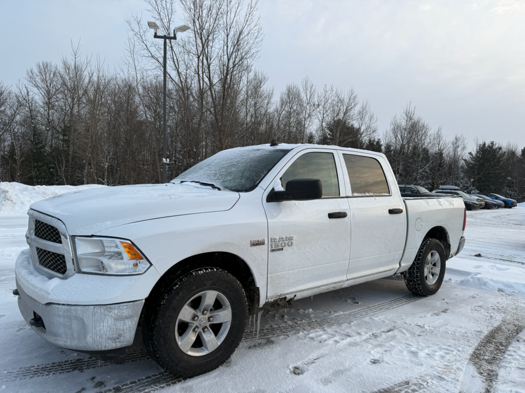 2023 Ram 1500 Classic in St-Jérôme, Quebec - 1 - w1024h768px