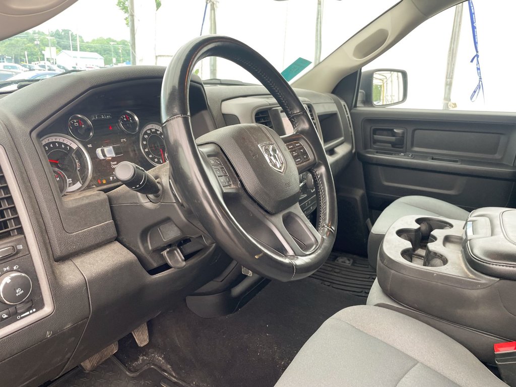 2023 Ram 1500 Classic in St-Jérôme, Quebec - 3 - w1024h768px