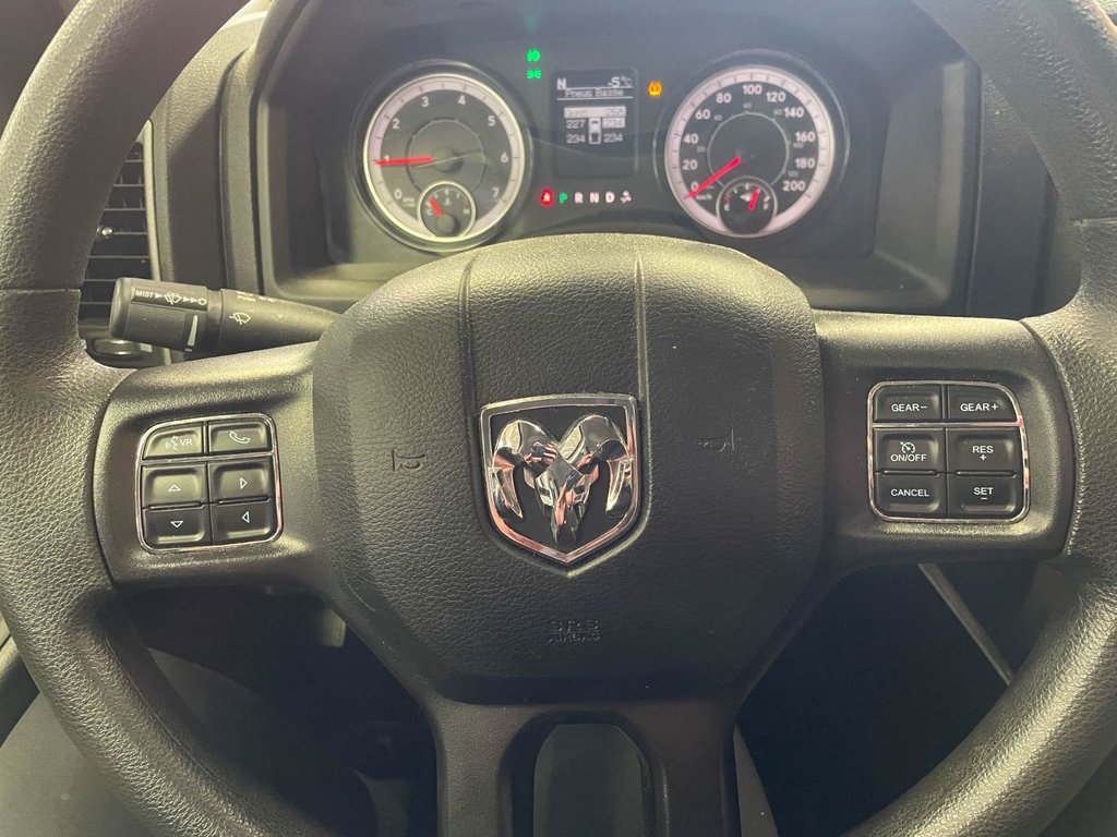 2023 Ram 1500 Classic in St-Jérôme, Quebec - 14 - w1024h768px