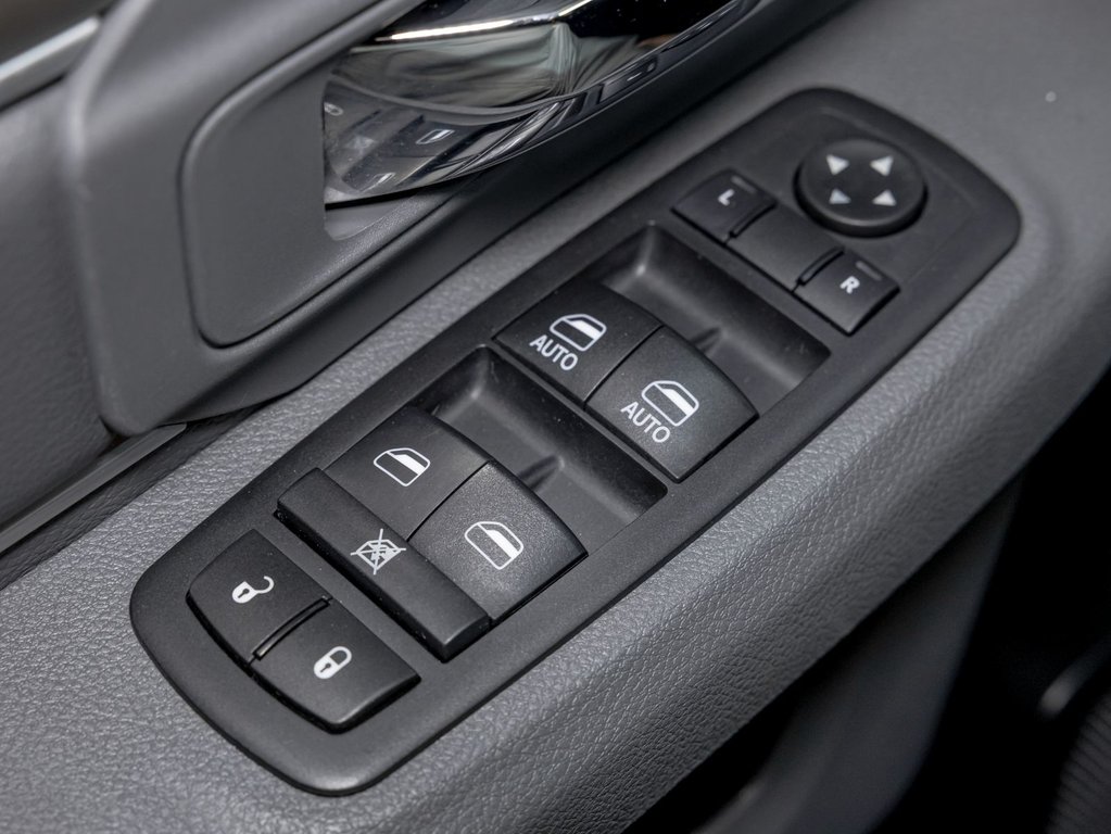 Ram 1500  2017 à St-Jérôme, Québec - 24 - w1024h768px