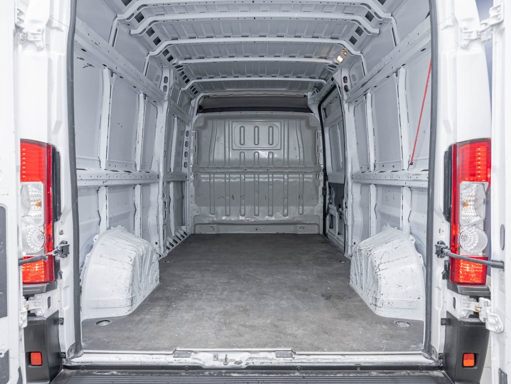 2023 Ram ProMaster Cargo Van in St-Jérôme, Quebec - 22 - w1024h768px